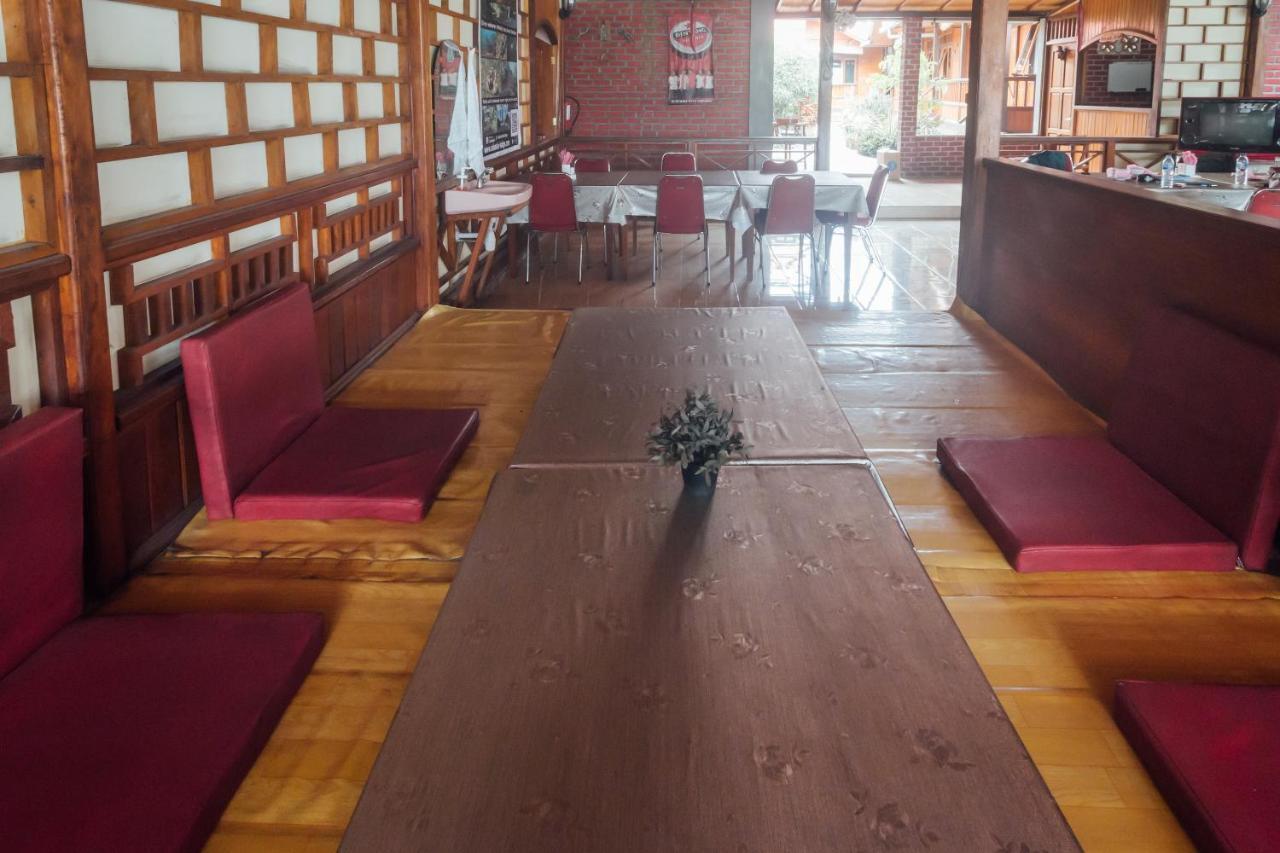 Vaccinated Staff - Oyo 1300 Crecia Guest House Hatu Εξωτερικό φωτογραφία
