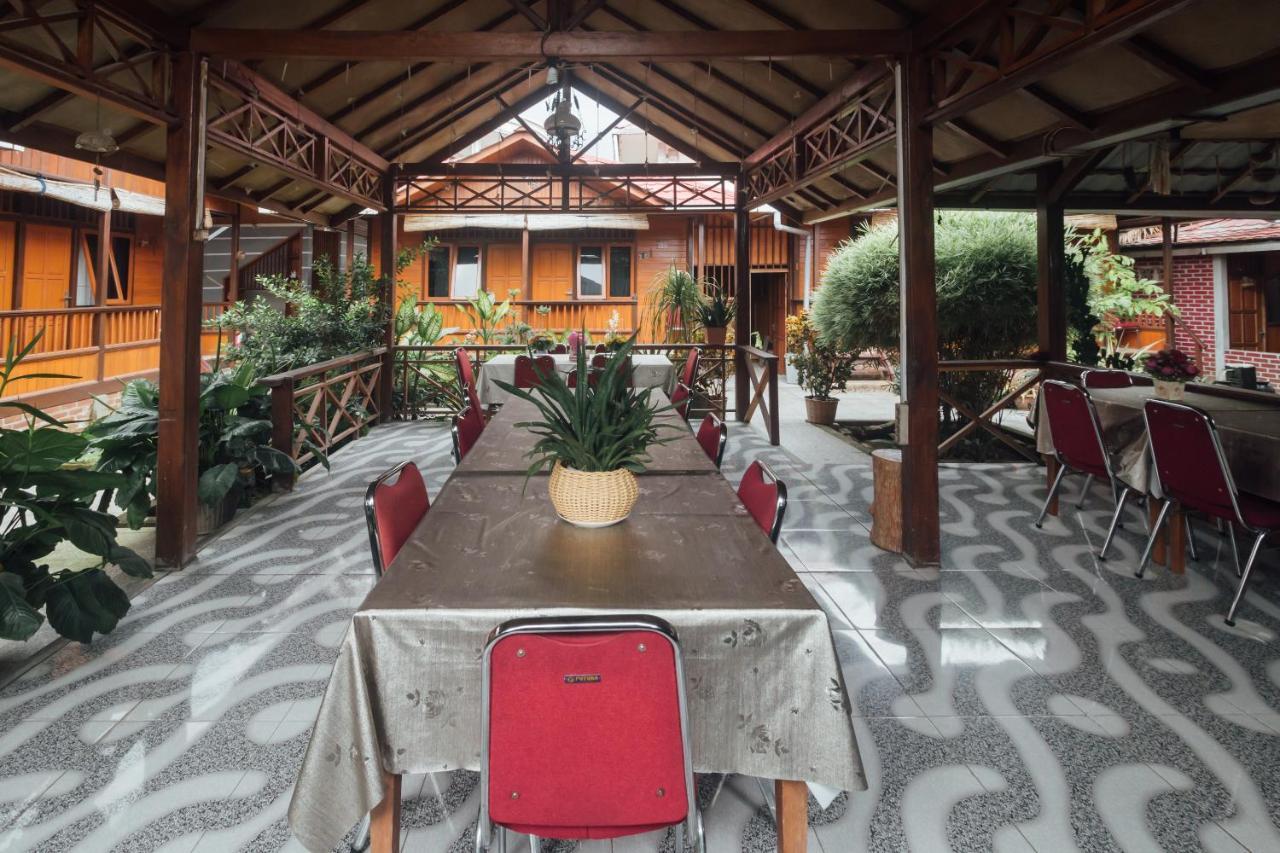 Vaccinated Staff - Oyo 1300 Crecia Guest House Hatu Εξωτερικό φωτογραφία