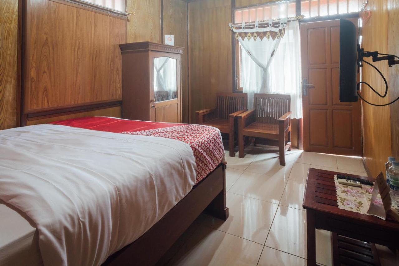 Vaccinated Staff - Oyo 1300 Crecia Guest House Hatu Εξωτερικό φωτογραφία