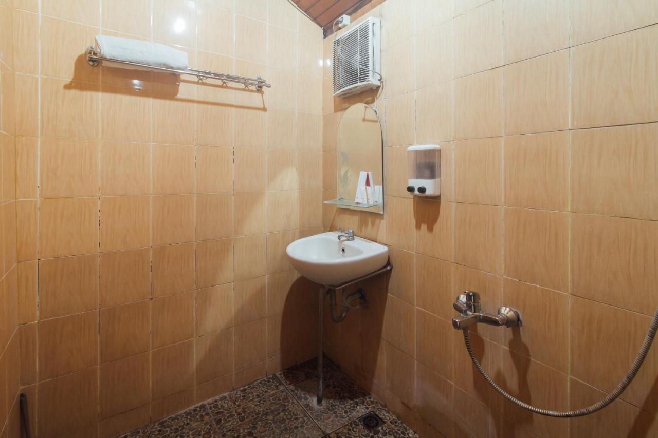 Vaccinated Staff - Oyo 1300 Crecia Guest House Hatu Εξωτερικό φωτογραφία