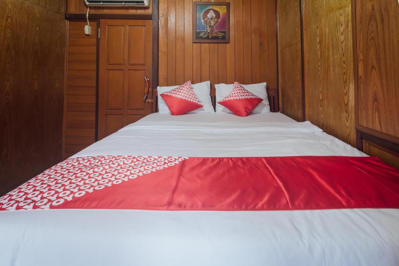 Vaccinated Staff - Oyo 1300 Crecia Guest House Hatu Εξωτερικό φωτογραφία